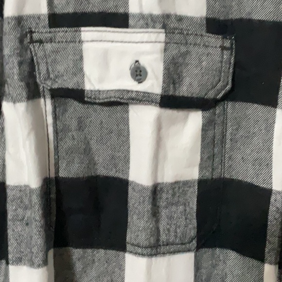 Black and White Casual Button Down Shirt with Plaid Design and Long Sleeves - Picture 4 of 5